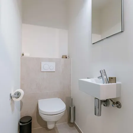 Huswell - Beautiful Overlooking The Marina Οστένδη