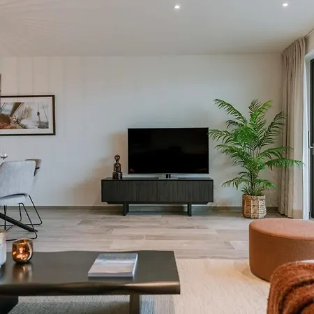 Huswell - Beautiful Overlooking The Marina *