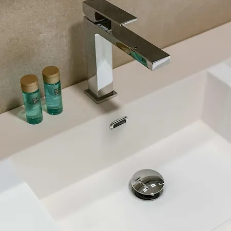 Huswell - Beautiful Overlooking The Marina Lejlighed *