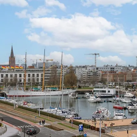 Huswell - Beautiful Overlooking The Marina