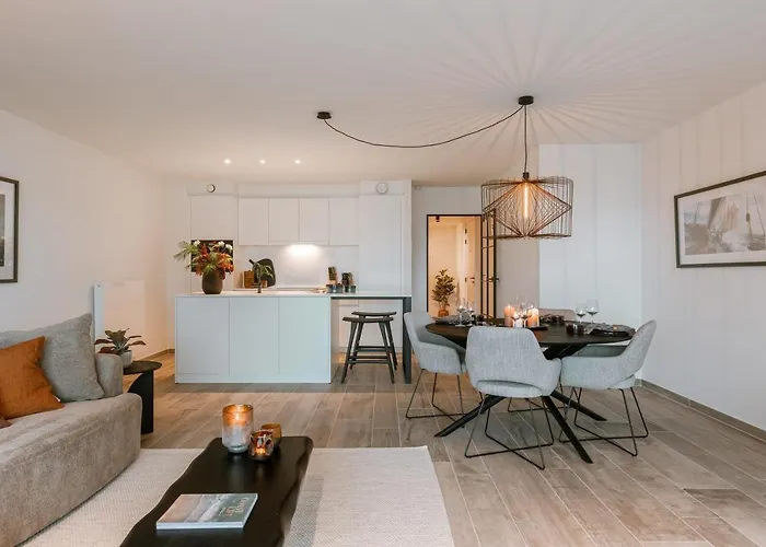 Huswell - Beautiful Overlooking The Marina Διαμέρισμα *