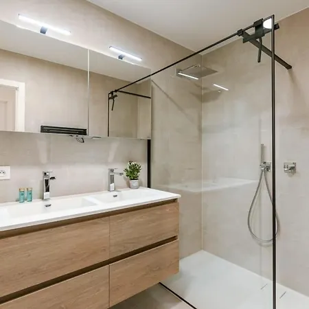 Huswell - Beautiful Overlooking The Marina Apartment *