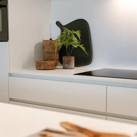 Huswell - Beautiful Overlooking The Marina Apartment Ostend